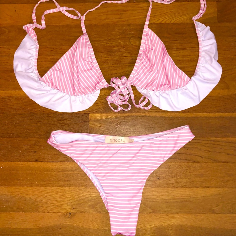 👙 Pink And White Striped Ruffle Bikini